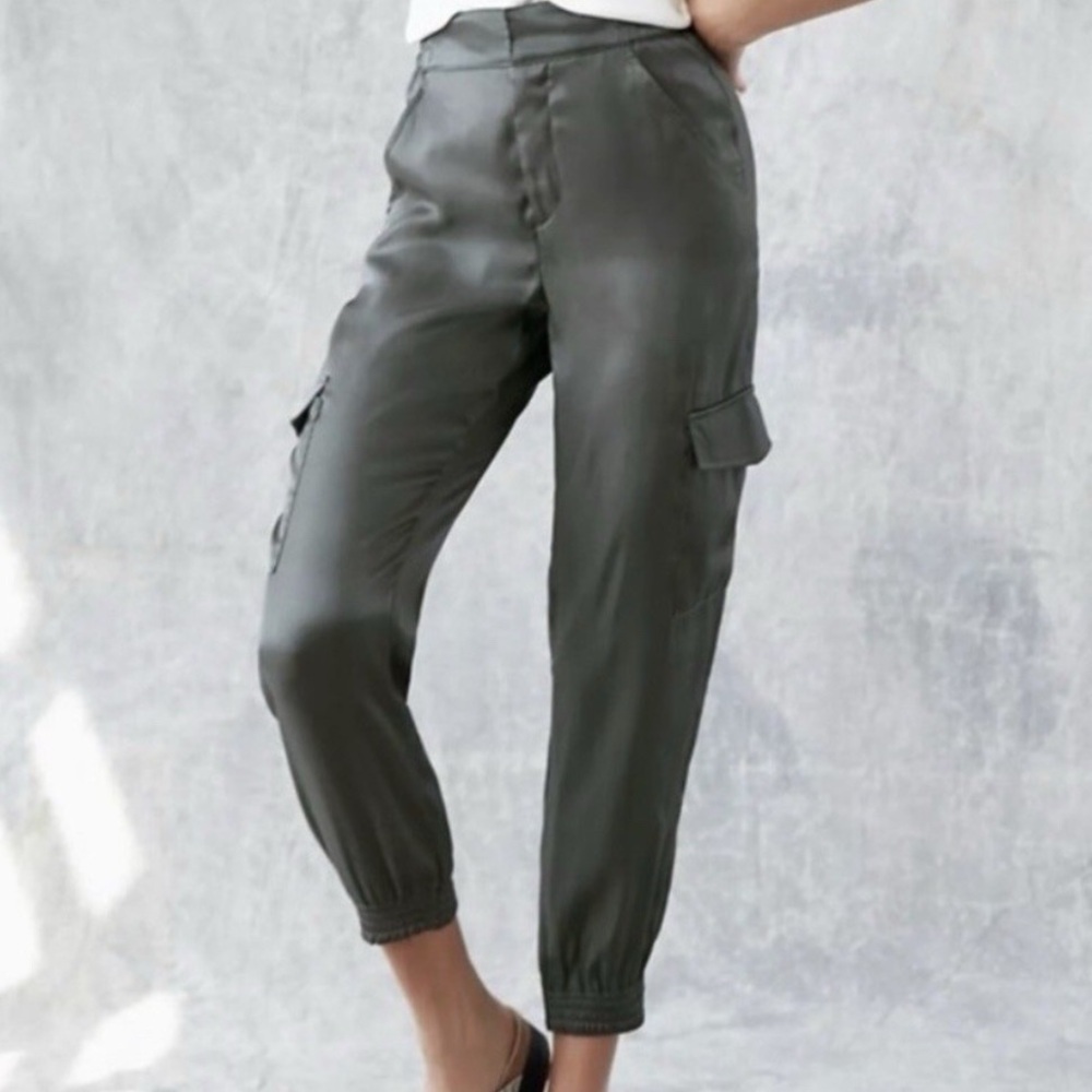 ANTHROPOLOGIE OLIVE GREEN SILKY SHIMMER CARGO POCKET JOGGER PANTS WOMENS SZ XS